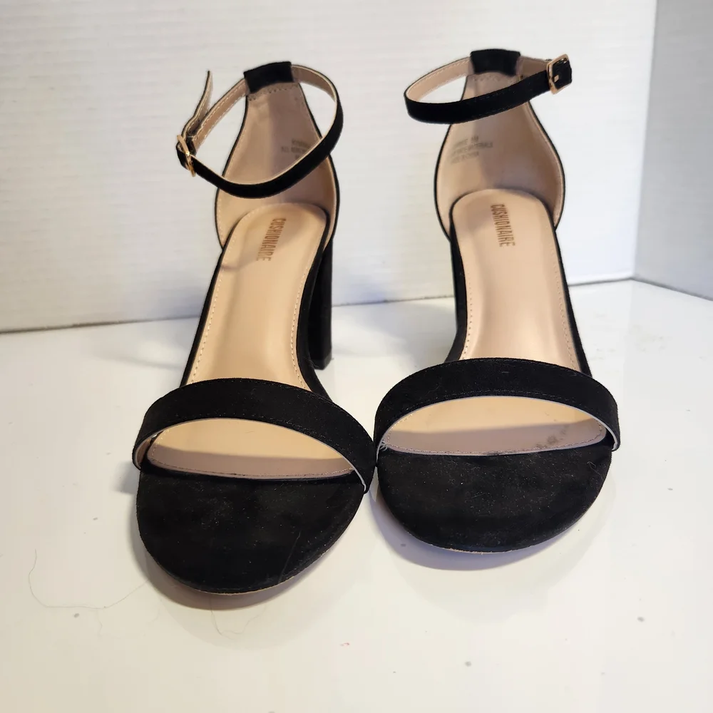 Cushionaire 'Kimmie' Black Microsuede Block Heels Womens 8